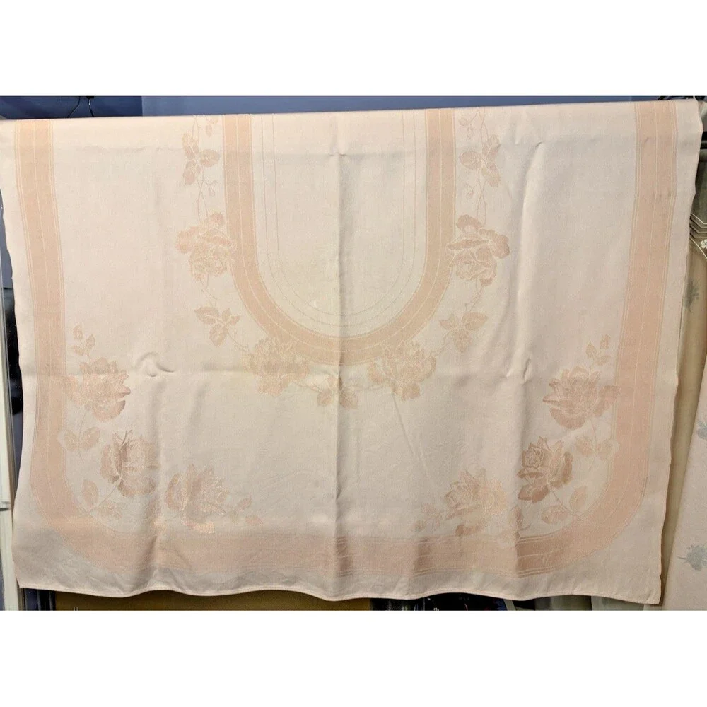 Vtg Salmon Light Pink Damask Tablecloth Rose Flowers Leaves Ivy 60” x 94”